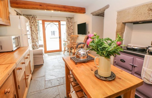 Tideswell Cottage | BILLY WHISKEY'S, pet friendly, character holiday cottage in Tideswell