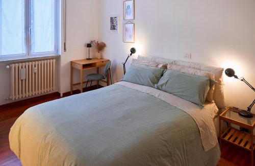 Lorenteggio Apartment | Bilocale silenzioso e accogliente Metro 4 Frattini - 15 minutes to city center