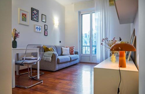 Lorenteggio Apartment | Bilocale silenzioso e accogliente Metro 4 Frattini - 15 minutes to city center