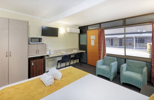 Biloela Hotel | Biloela Centre Motel & Grevillea Steakhouse & Bar