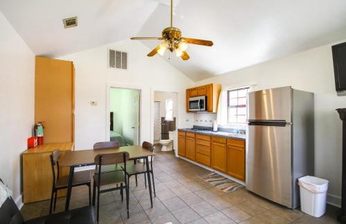 Biloxi House | Biloxi Resort Cottage with Pool and Lake Access!