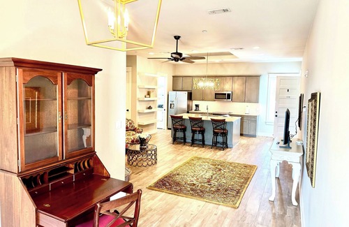 Biloxi Condo | Biloxi Romance - one bed with balcony near Biloxi Beach & one block to casinos!