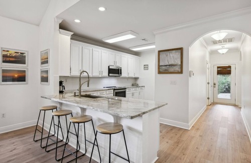 St. Martin House | Biloxi Waterfront House With A View (Downtown Biloxi, Ocean Springs & Keesler)