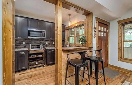 Kenilworth Apartment | Biltmore Hideaway - Luxury Urban Tree Top Retreat