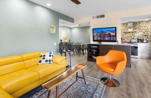 Deepwell Estates Condo | Biltmore III #127 - Palm Springs Condo