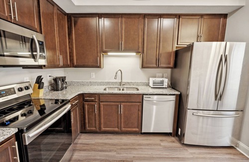 Clarksville Apartment | Biltmore Luxury 1517 #6 Townhomes l 2Bd 2 Bth