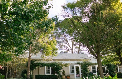Woodlands Cottage | Bimbadgen Cottage. 10 mins from town.