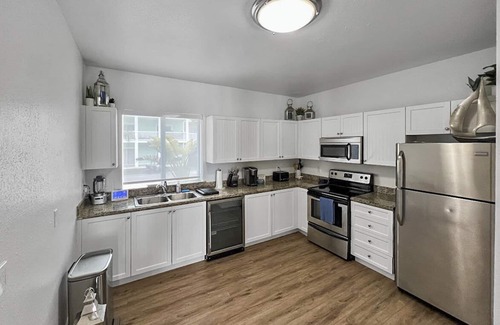 Alice Town House | Bimini Beachfront Home