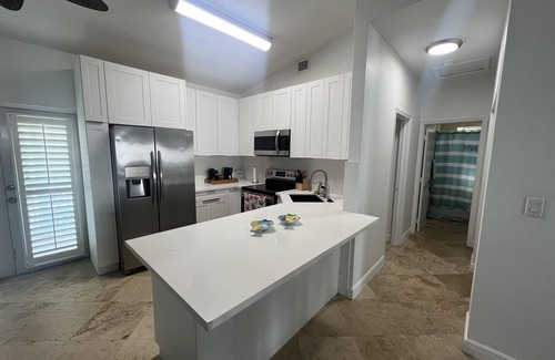 Alice Town Apartment | Bimini Breeze 2/2 Apartment
