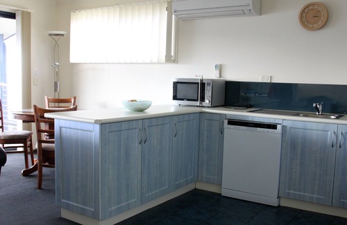 Binalong Bay House | BINALONG BAY COTTAGE 2 bedrooms, 2 bathrooms, amazing views of Binalong Bay