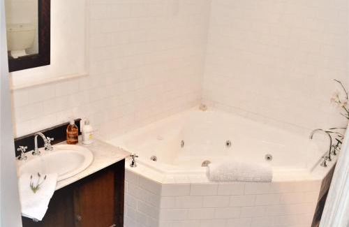 Kilmore Bed & Breakfast | Bindley House B&B Cottage
