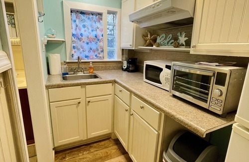 Gulfport Apartment | Bindy’s Bungalow Studio