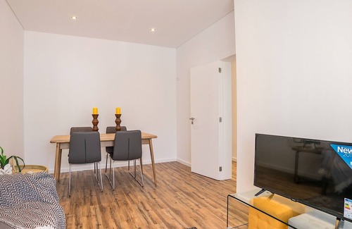 Se Apartment | Binge Green Apartment, Wifi, AC