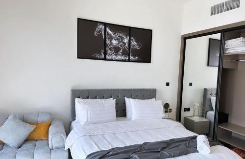 Business Bay House | Binghatti canal suites smart home by kings holiday