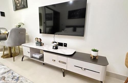 Business Bay House | Binghatti canal suites smart home by kings holiday