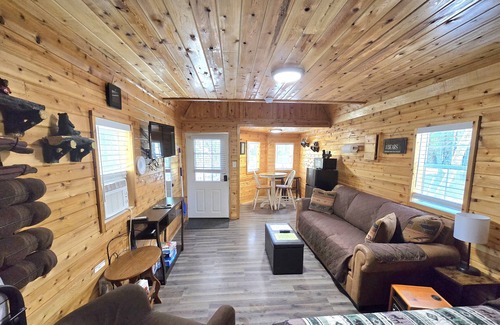 Germfask Cabin | Bings Bearadise Cabin 35 min. from Pictured Rocks on the Manistique River