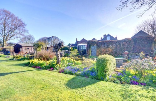 Scarborough House | Binkleys Cottage