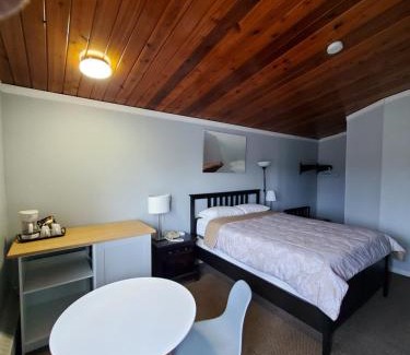 Wainwright Hotel | Bio Vista Motel