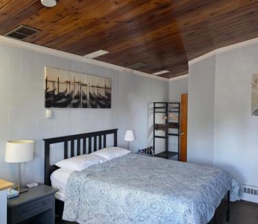 Wainwright Hotel | Bio Vista Motel