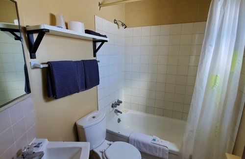 Wainwright Hotel | Bio Vista Motel