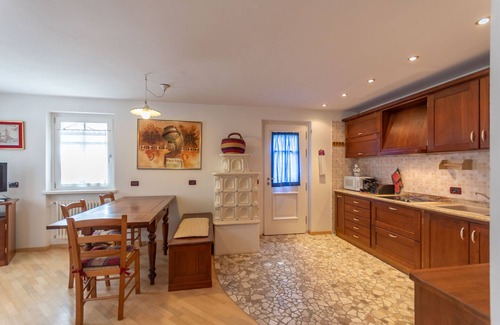 San Giovanni di Fassa Apartment | Biondi House