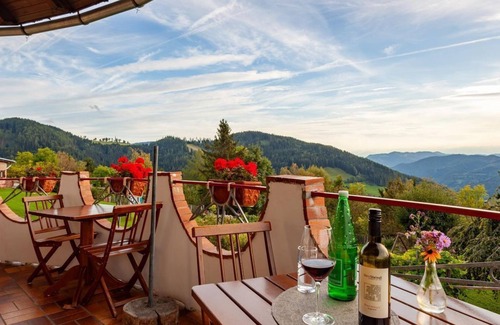 Eberstein House | Bionest I - Lehmbaudach-familienzimmer - Biolandhaus Arche