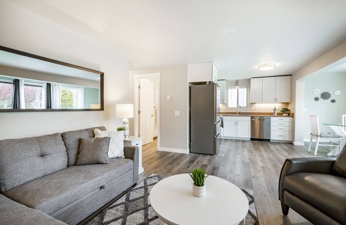 Birch Bay Condo | Birch Bay Condo w Hot Tub and Cozy Patio - 108