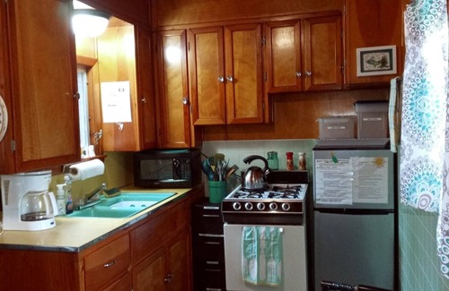Manistique Cabin | Birch Breeze Bungalow: Autumn Retreat – Crisp Air, Fall Foliage & Lakeside Bliss!