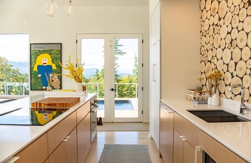 Leeds House | Birch & Buck - Stunning Views near Hudson & Hunter