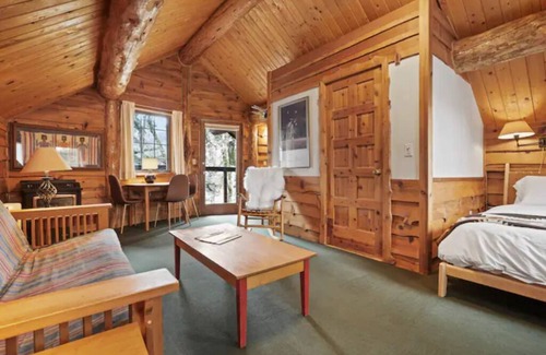 Stevenson Cabin | Birch Cabin at Wilder and Pine Riverside Cabins