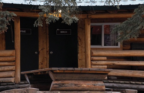 Red Deer River Crossing Cabin | Birch Cabin: Mountain Escape | Sleeps 4 | No Cleaning Fees | Private Bathroom