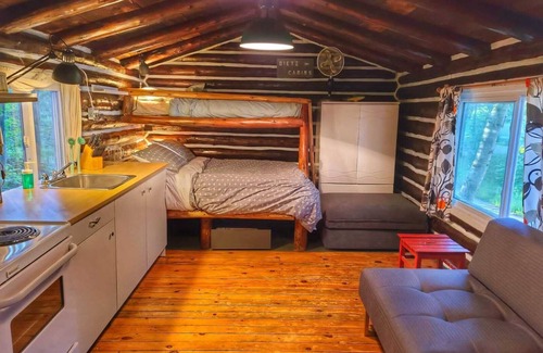 North Frontenac Cabin | Birch Cabin- North Frontenac Lodge