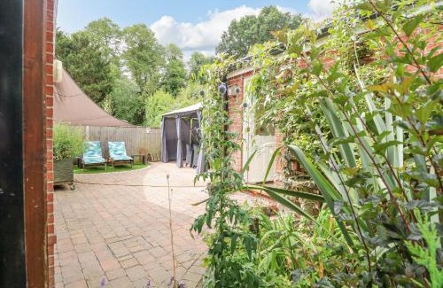 Brundall House | Birch Cottage