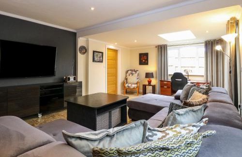 Brundall House | Birch Cottage