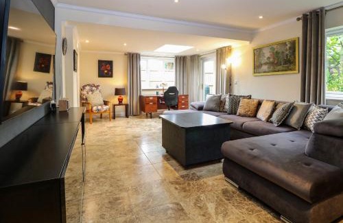 Brundall House | Birch Cottage