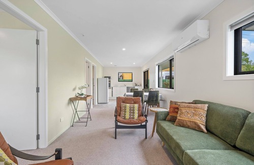 Greytown House | Birch Cottage - Greytown Holiday Home