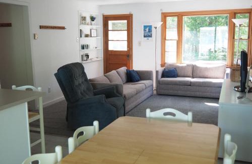 Lake Township House | Birch Cove Bungalow - Gorgeous Lakefront!