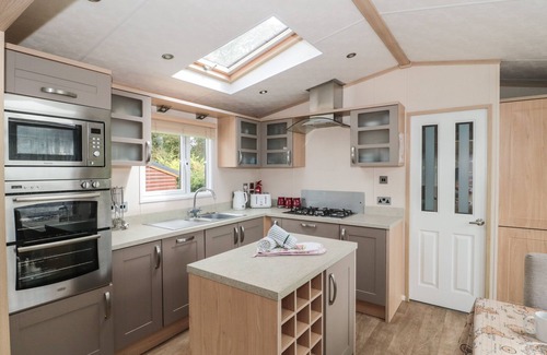 Swanage Cottage | BIRCH, family friendly, with hot tub in Swanage
