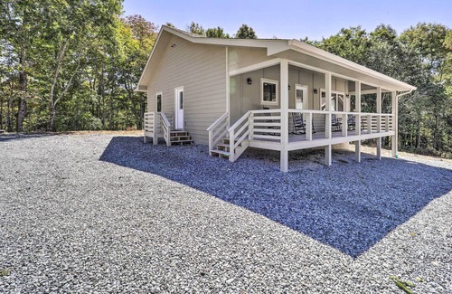 Newland Cabin | 'Birch' Gem - Near Wineries, Hiking & Skiing!