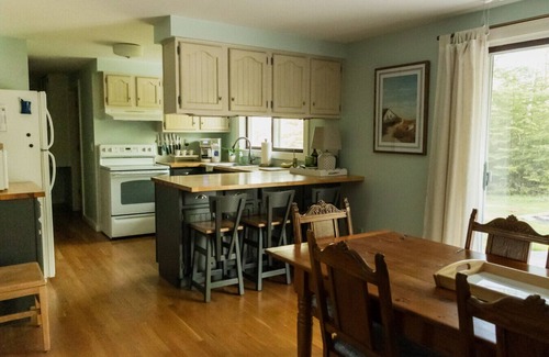 Gills Rock Apartment | Birch Isle Cottage- Serenity in Northern Door