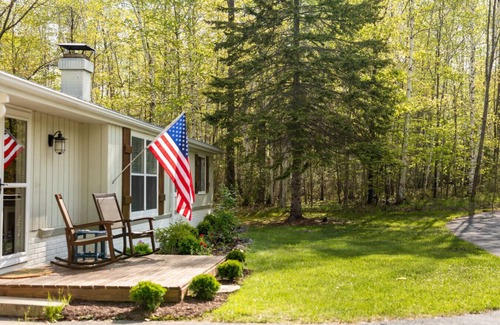 Gills Rock Apartment | Birch Isle Cottage- Serenity in Northern Door