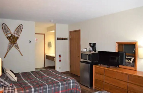 Hayward Resort | Birch Point Resort Condo #16 - Nelson Lake, Hayward