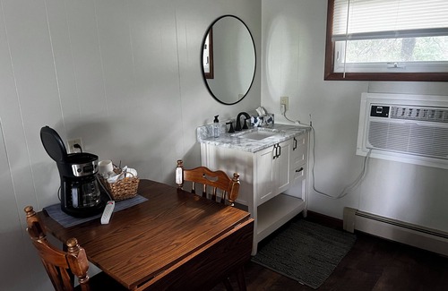 Hayward Resort | Birch Point Resort Kitchenette #10 - Lake Nelson