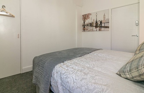 Stevenage House | Birch Room - Hillcrest Lodge