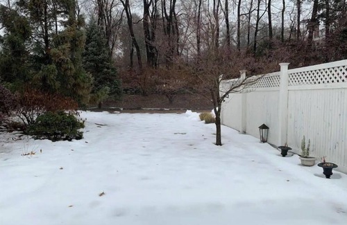 Northampton Apartment | Birch Suite- 2nd Floor Apartment with Kitchenette in front of Smith College