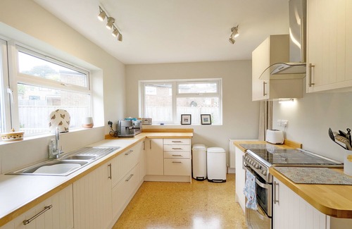 Emsworth House | Birch Tree - a family house that sleeps 6 guests in 3 bedrooms