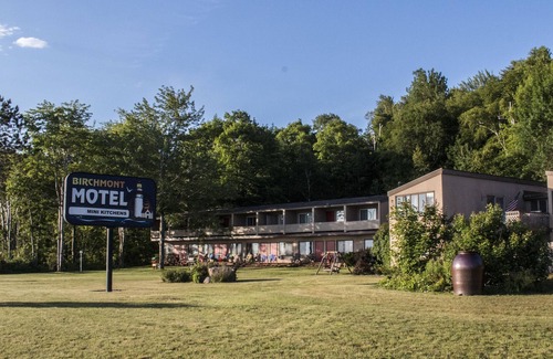Upper Peninsula Michigan Hotel | Birchmont Motel