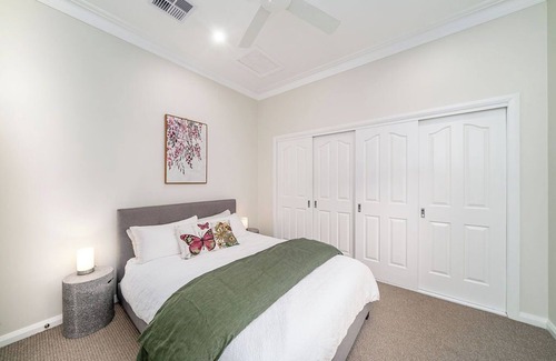 Turvey Park House | Birchwood in Turvey Park with pool and separate granny flat
