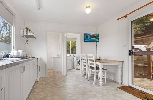 Lakes Entrance House | Bird and Beach - Close to walking trails leading to the beach and Lake Bunga