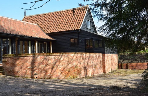 Martlesham Heath Cottage | Bird Cottage, Burgh